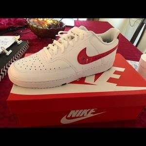 Nike court vision low